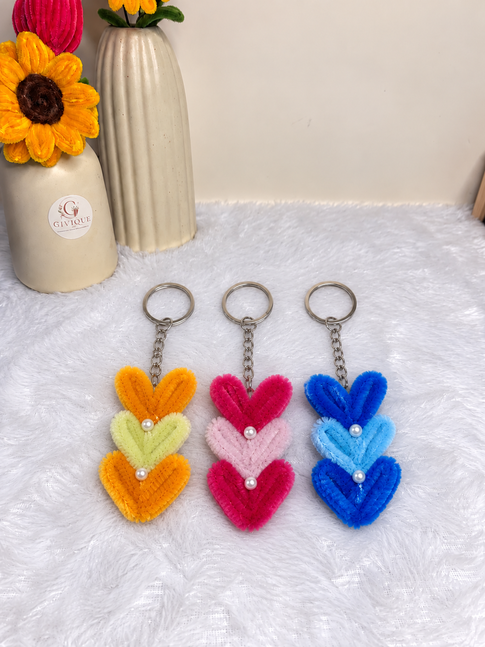Givique Triple Heart Charm 💖✨